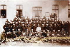 Полковник Пачев с офицери от 25-ти пехотен Драгомански полк, гр. Цариброд, 1907-1911 г.